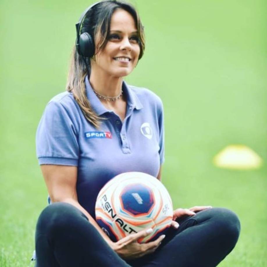 'Yo la apoyo a Argentina porque me encantan el fútbol y la persona de Lionel Messi ¡Este chico necesita ganar un título con la camiseta de su país! ¡Para la justicia! ¡Quiero un rival fuerte y victorioso!', puntualizó la periodista brasileña desatando inmediatamente diversos tipo de comentarios.