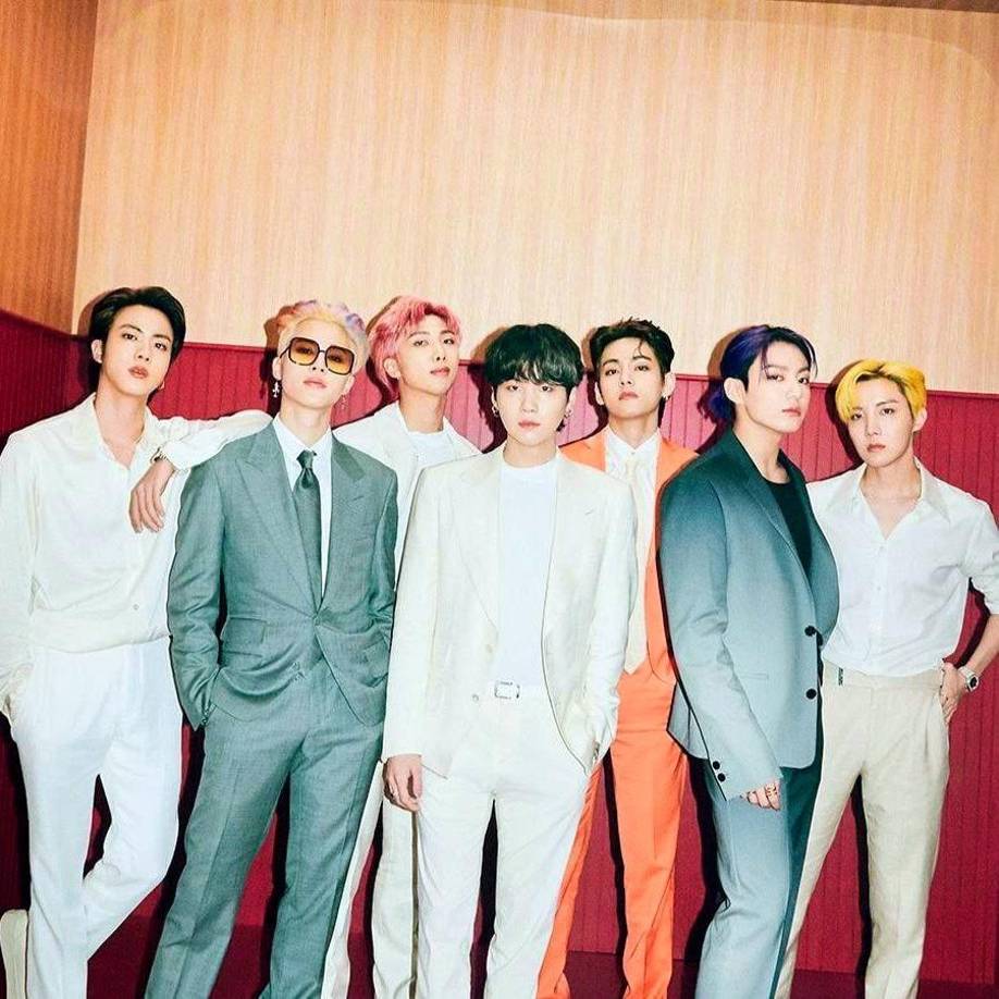 Las canciones del álbum debut de BTS están experimentando un resurgimiento en múltiples listas musicales, incluso haciendo su primera aparición en otras nuevas, una década después de su lanzamiento inicial.