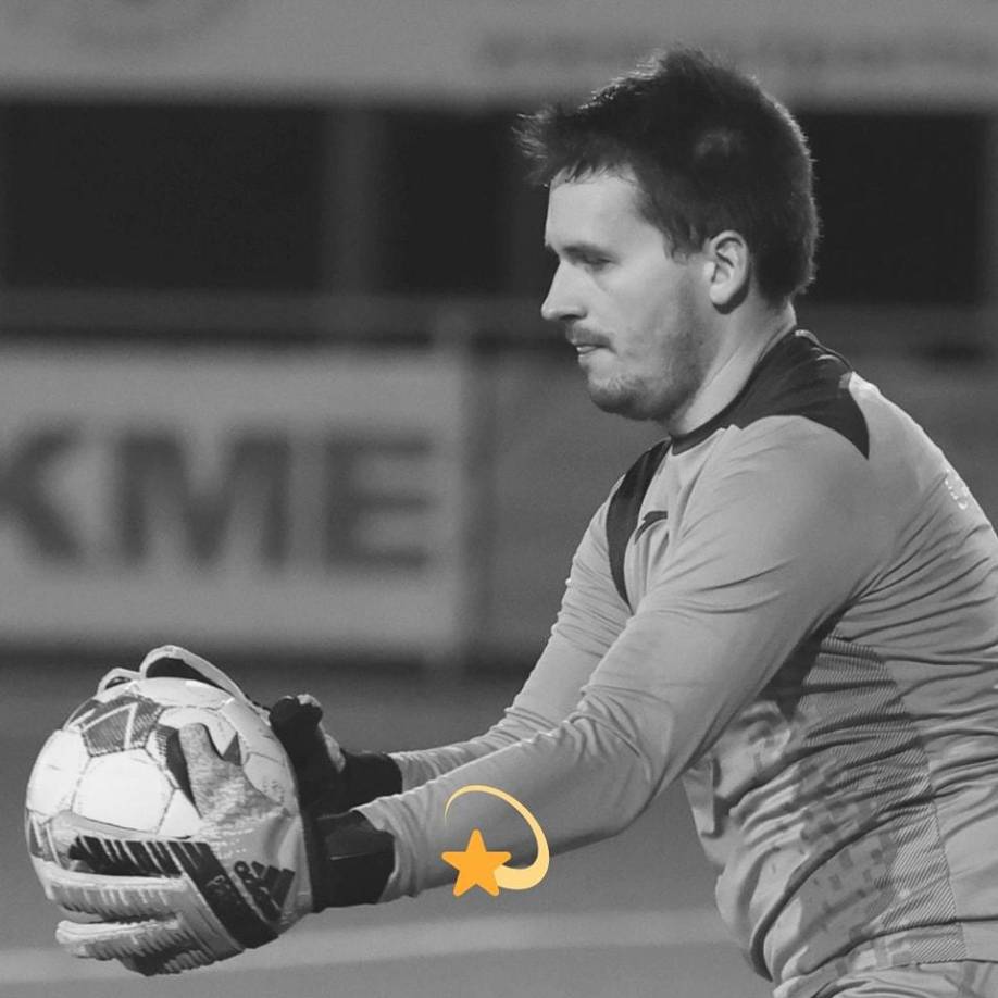 Los servicios de emergencia estuvieron media hora tratando de reanimarlo, pero sus esfuerzos no rindieron frutos.