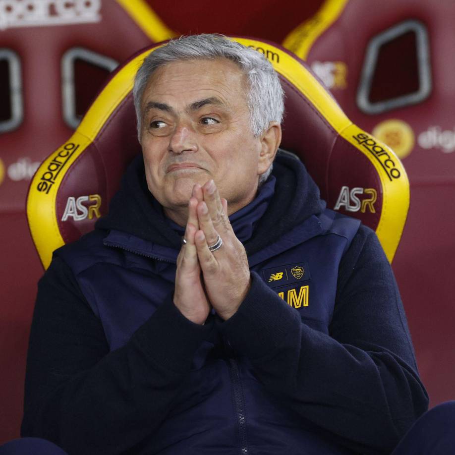 Frustrado en la Roma, José Mourinho estaría ansioso por fichar por el Chelsea en la que sería su tercera etapa en el club de Londres, según apunta el ‘Daily Mail’. El portugués tiene a toda la familia viviendo aún allí. Sin embargo, desde Stamford Bridge le han dicho que la apuesta por ahora es Graham Potter