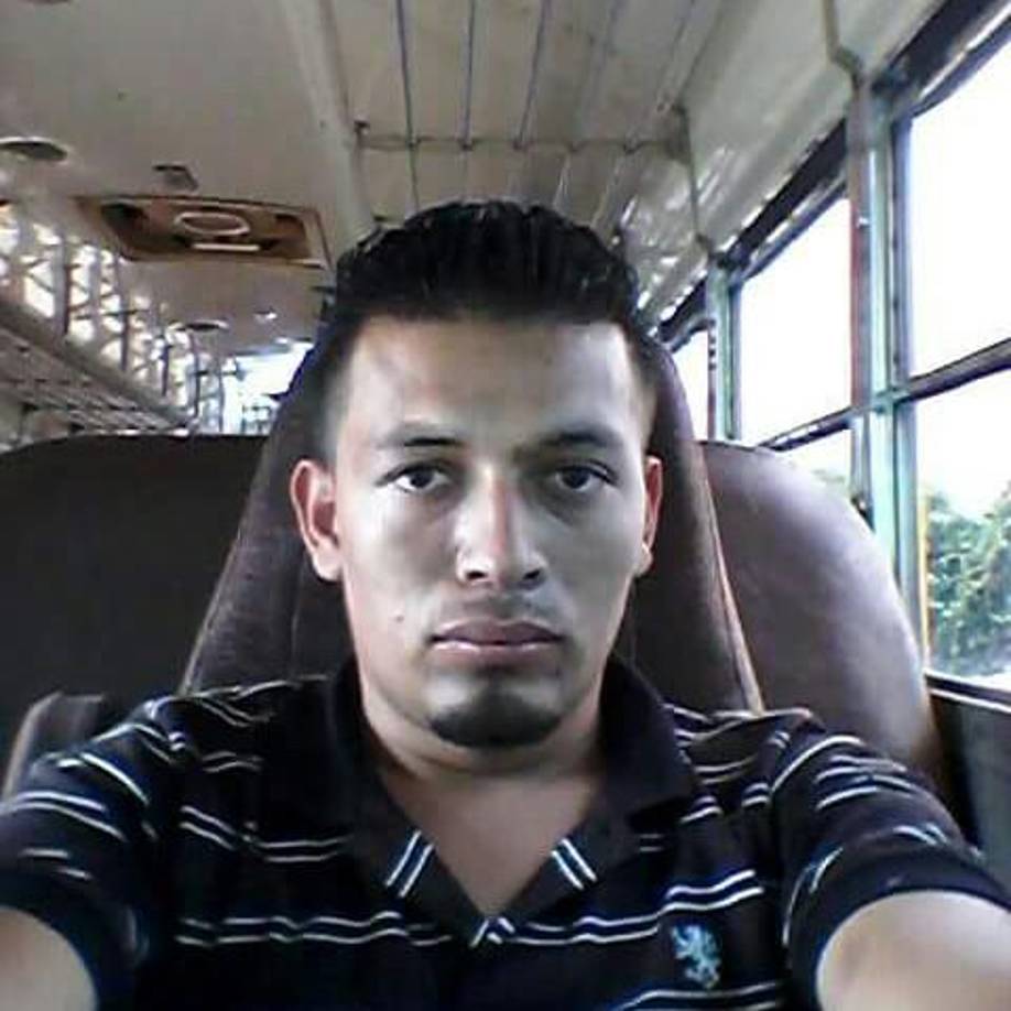 “No hay palabras, solo Dios puede darles fortaleza en estos momentos de dolor y tristeza que sea Dios abrazándoles”, es uno de los tantos mensajes que han dejado en las redes sociales los amigos de la familia de José Enrique Mendoza.