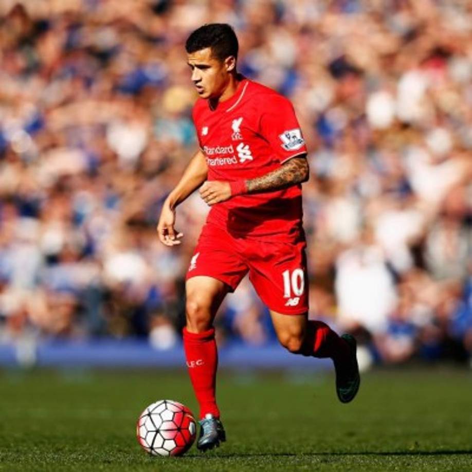 En declaraciones al diario británico The Mirror, Ronaldinho ha asegurado que el FC Barcelona está pendiente de la progresión de Philippe Coutinho en el Liverpool. “Yo sé que hay una grandísima admiración por Coutinho en Barcelona”, dijo el que fuera estrella del Barça entre 2003 y 2008 sobre su compatriota, que actualmente se encuentra lesionado. El PSG estaría también interesado en el brasileño.