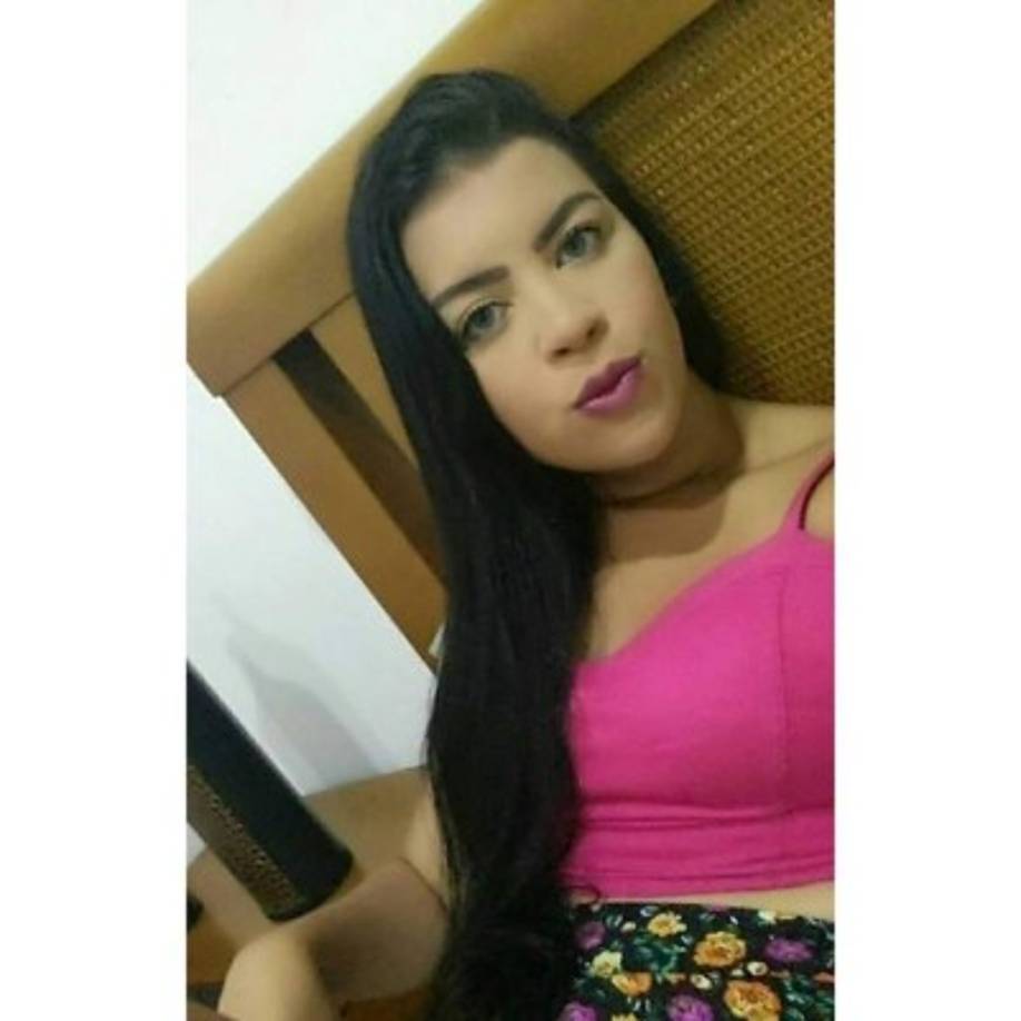 La joven viuda asegura que no buscaba que se hicieran virales las fotos junto a Bolt.