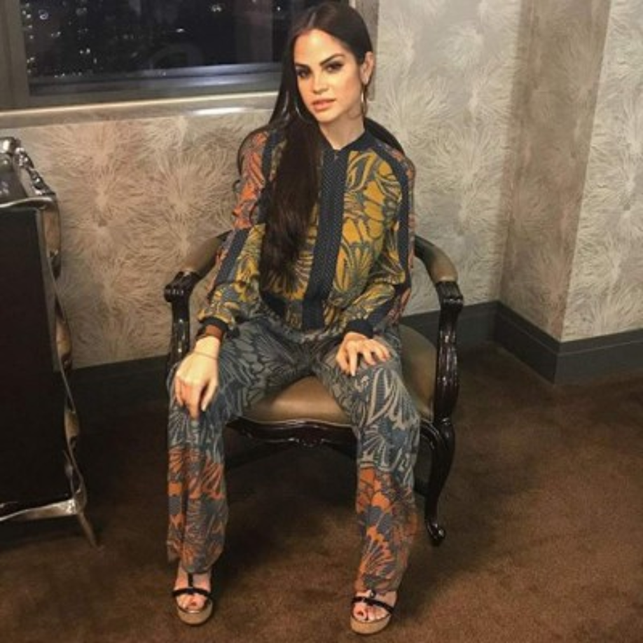 La revista Billboard publicó un listado con los 25 videos musicales más sensuales de todos los tiempos y 'Criminal' se destacó entre los primeros 15 lugares. ‬