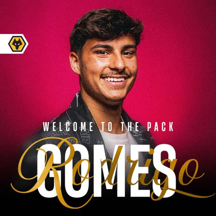 Rodrigo Gomes, lateral/interior derecho del Sporting Braga traspasado oficialmente al Wolverhampton Wanderers. Esta temporada ha jugado cedido en el Estoril, anotando 9 goles y regalando 8 asistencias. Había sonado para el Atlético de Madrid este mismo mercado.