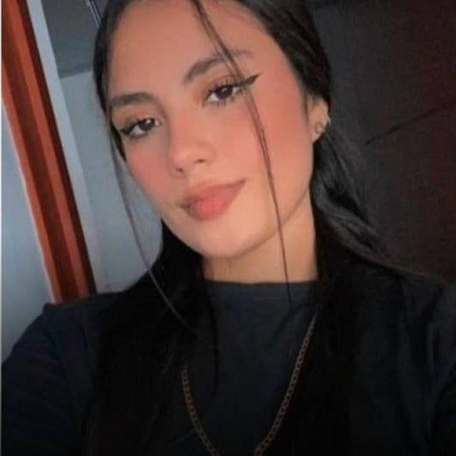 Según Mauro Osorio, primo de Yeimis Daniela, la disputa se inició por reacciones y comentarios en Facebook, donde intercambiaban groserías e indirectas. 