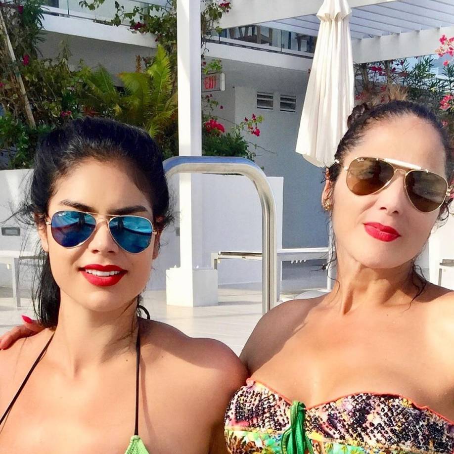 “Uno de los regalos más hermosos de la vida mi princesa Paola Salcedo, juntas en todas las batallas. Te amo hija, Dios te bendiga por ser tan buena”, dedicó María Isabel a su hija con esta imagen.