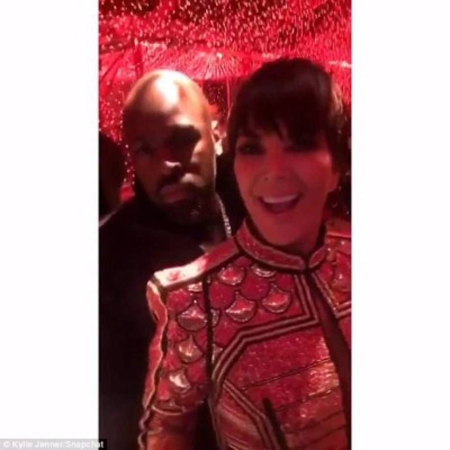 Kris posa con su novio Corey Gamble.<br/>