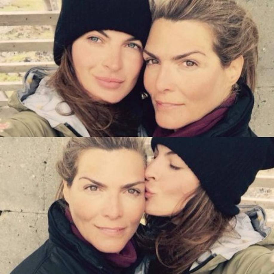 Montserrat Oliver, de 49 años con su novia la modelo Yaya Kosikova, 29.