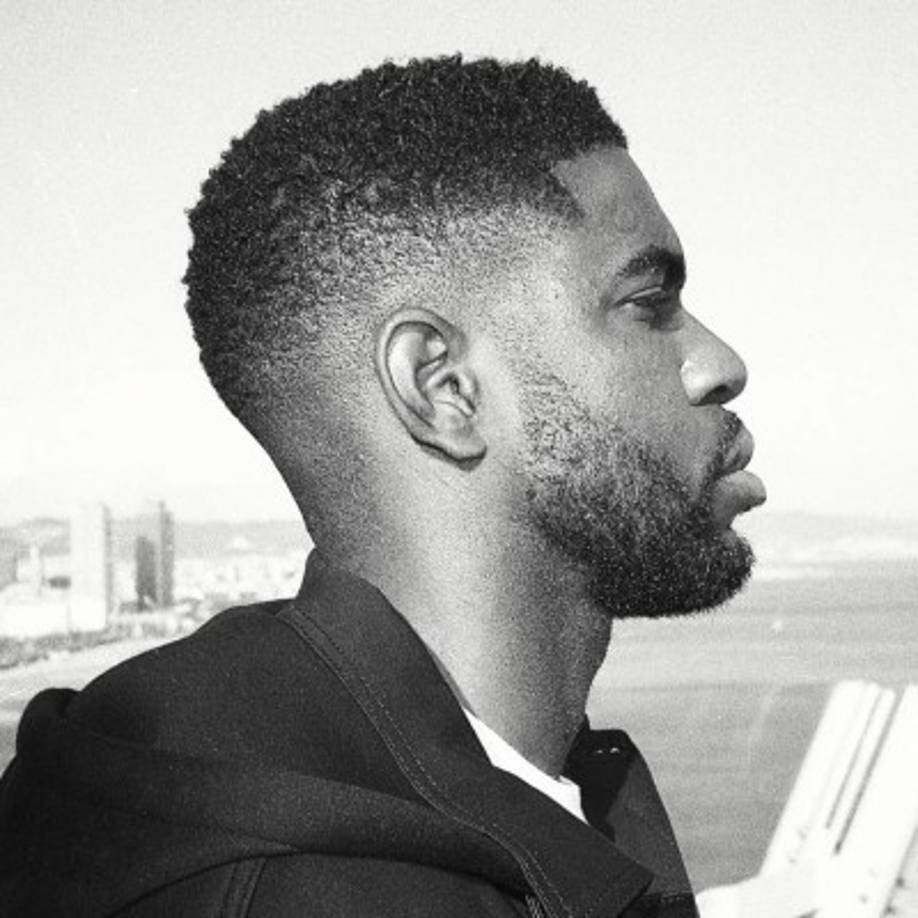 Samuel Umtiti: Según Mundo Deportivo, el defensor francés no quiere irse del Barcelona pese a los rumores que lo colocan como transferible para la próxima campaña. Tiene contrato hasta 2023 y su intención es la de seguir. Foto Facebook Samuel Umtiti.