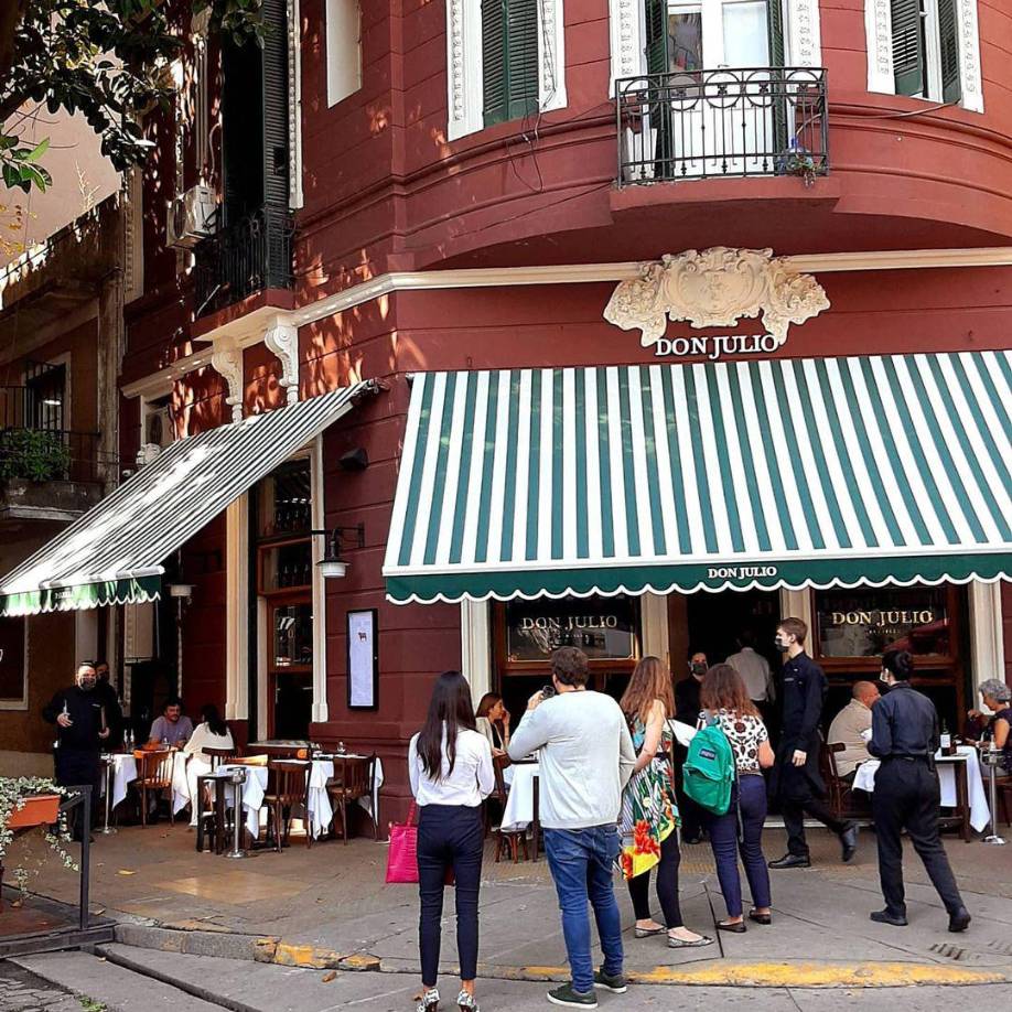 En 2021, la parrilla Don Julio fue elegida dentro de los 15 mejores restaurantes del mundo, siendo el único argentino dentro del exclusivo ranking internacional The World’s 50 Best Restaurants que todos los años elige a los 100 mejores establecimientos gastronómicos del planeta.