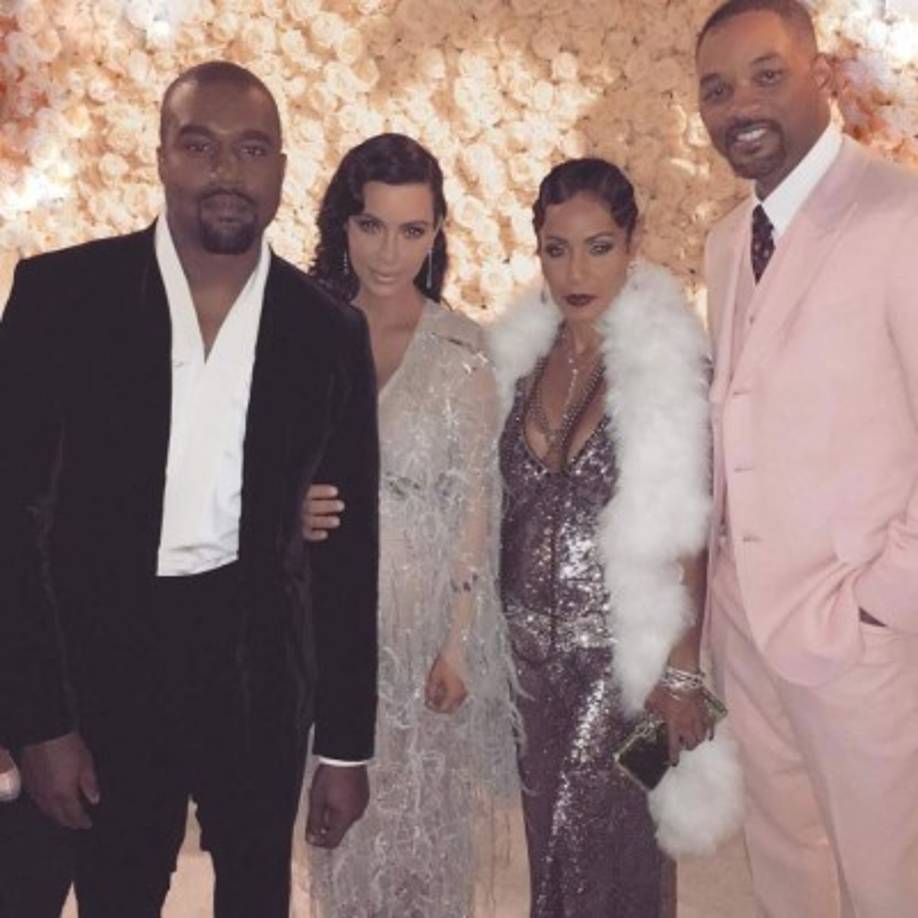 La fiesta costó más de dos millones de dólares. En ella llegaron grandes estrellas como Will Smith y Jada Pinkett Smith que acompañaron a Kim y Kanye.