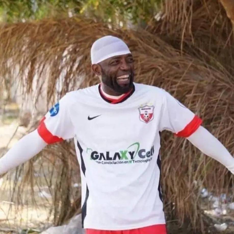 “Queremos extender nuestras condolencias para la familia de nuestro hermano Mario Enrique Peri que Dios les Bendiga a todos y mucha fuerza en estos momentos tan difíciles, hasta pronto hermano siempre serás recordado por la gran persona que fuiste. Descanse en paz”, lamentó el Arsenal en su página de Facebook.