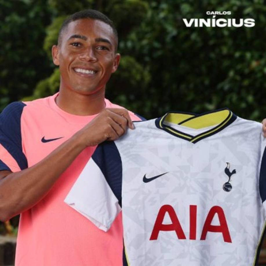 ¡Mourinho tiene a su Vinicius! El Tottenham anunció el fichaje del delantero brasileño Carlos Vinicius, quien llega cedido del Benfica por una temporada. <br/><br/>Los Spurs de José Mourinho pagarán 3 millones de euros (3,5 millones de dólares) por la cesión del artillero, de 25 años, y dispondrán de una opción de compra de 45 millones de euros (52,7 millones de dólares), de la que se deducirá el precio de la cesión si se activa la adquisición, explicó el Benfica en un comunicado a las autoridades bursátiles.<br/><br/>Mejor goleador de la pasada liga portuguesa con 18 tantos, Vinicius marcó un total de 24 goles en 47 partidos oficiales con el Benfica la pasada campaña, en su primer año en el club luso.