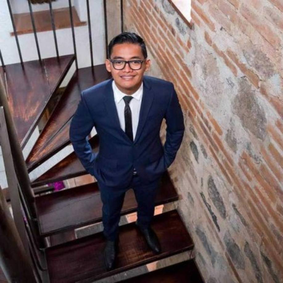 Carlo Costly eligió al joven René Matute como el fotógrafo oficial de su boda.