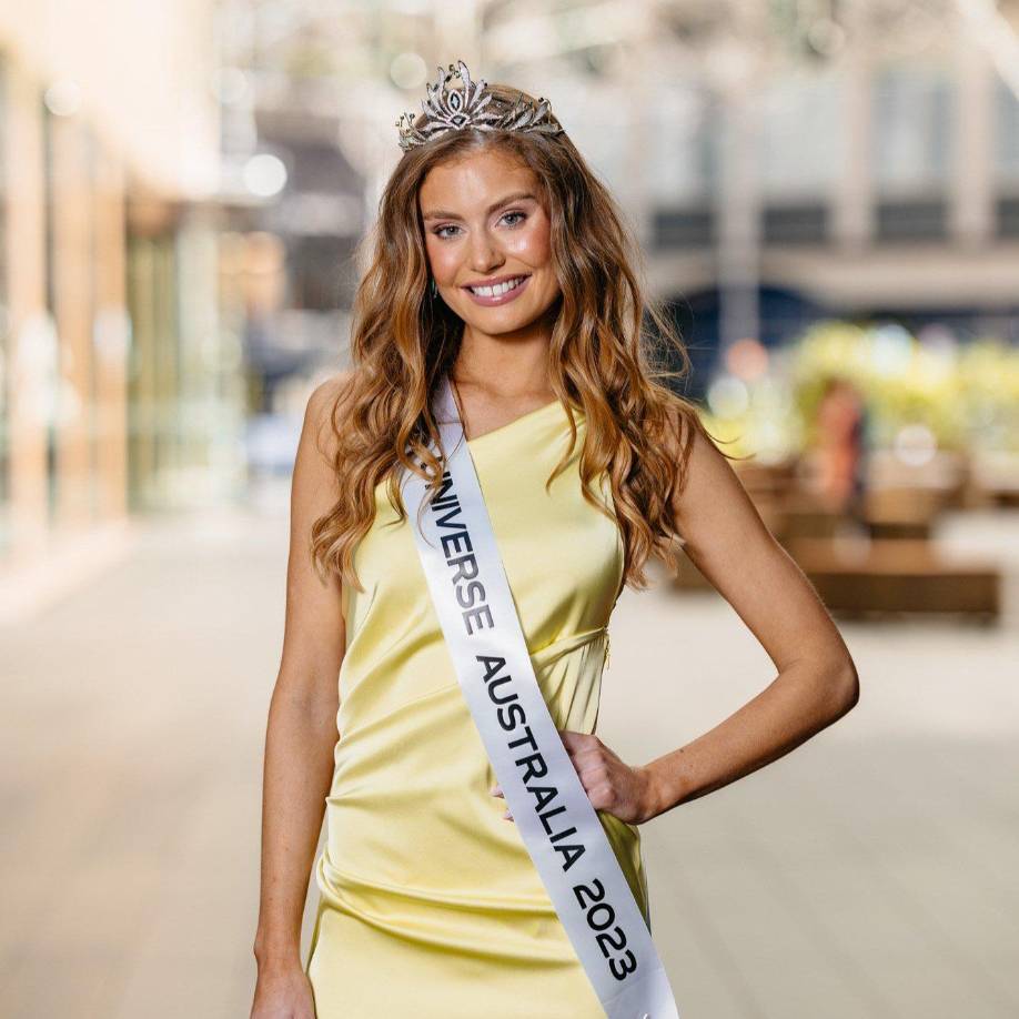 Su hija Moraya Wilson también está en la mira de la ASIC, ya que se le acusa de ser directora de 10 empresas que el regulador busca eliminar del registro mercantil. Sin embargo, la señorita Wilson ha negado cualquier conocimiento o participación en los negocios a news.com.au.