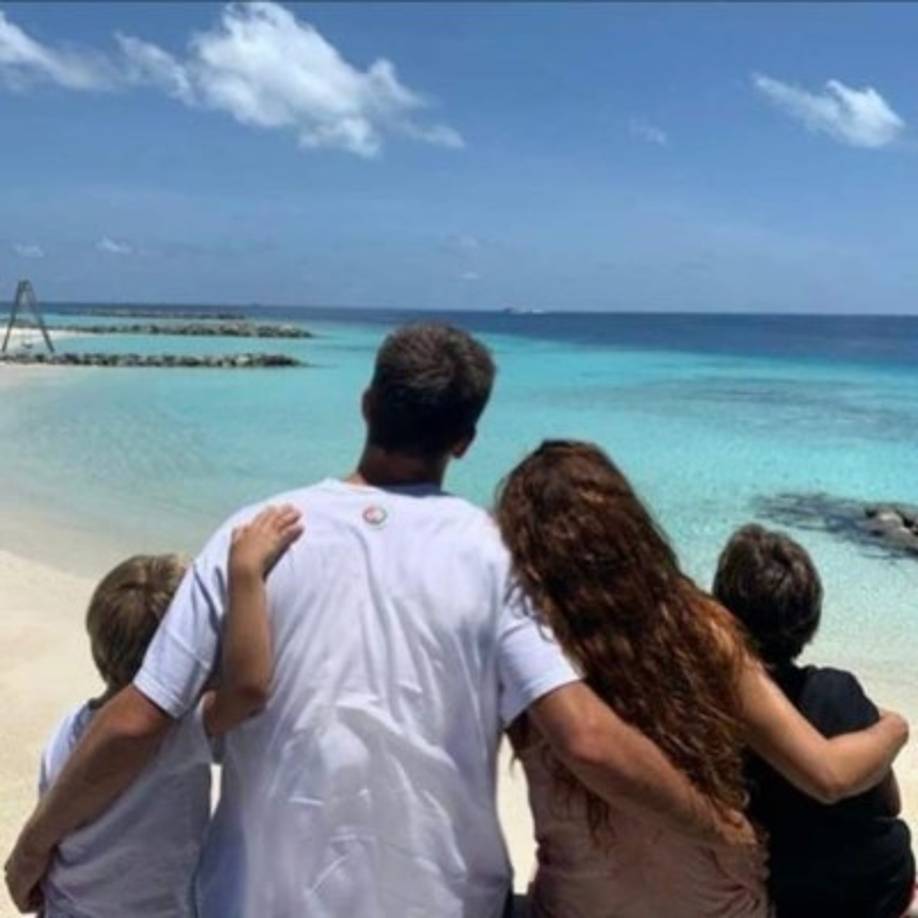 Es la primera vez que Shakira publica un viaje de vacaciones junto a su familia, de una manera abierta, ella suele ser reservada con sus seres queridos.