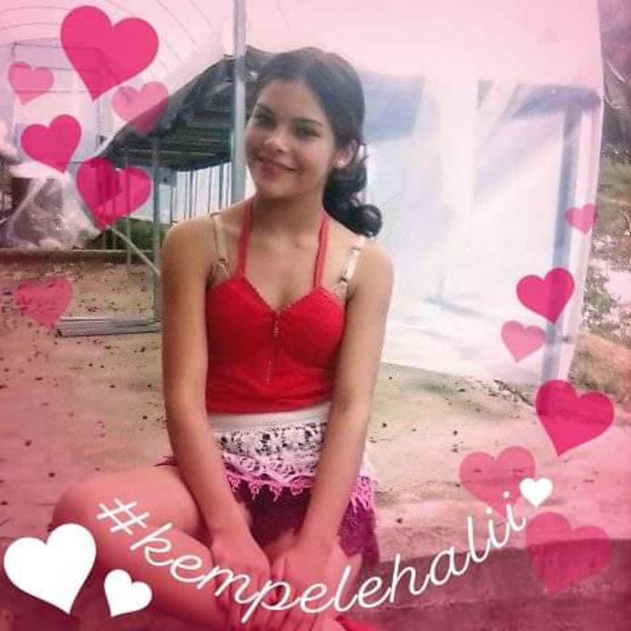 “Ay no, Dios mío. qué pesar. Era joven, tan llena de vida y su madre una persona muy humilde que Dios las tenga en su gloria”, lamentó una vecina.