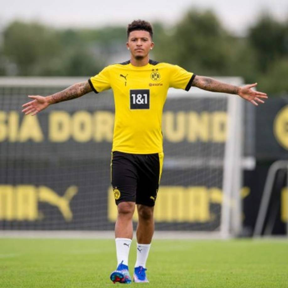 El propio Jadon Sancho ha descartado cualquier transferencia que lo haga salir del Borussia Dortmund. “Trato de no mirar a los medios de comunicación porque creo que, una vez que empieces a mirar todo, será fácil dejarse llevar y distraerse”, aseguró el futbolista inglés en una entrevista con SoccerBible. <br/><br/>Sancho manifestó además que no quiere otras distracciones y que su cabeza está solamente en Alemania. El Manchester United es una de las instituciones que más está insistiendo por él.