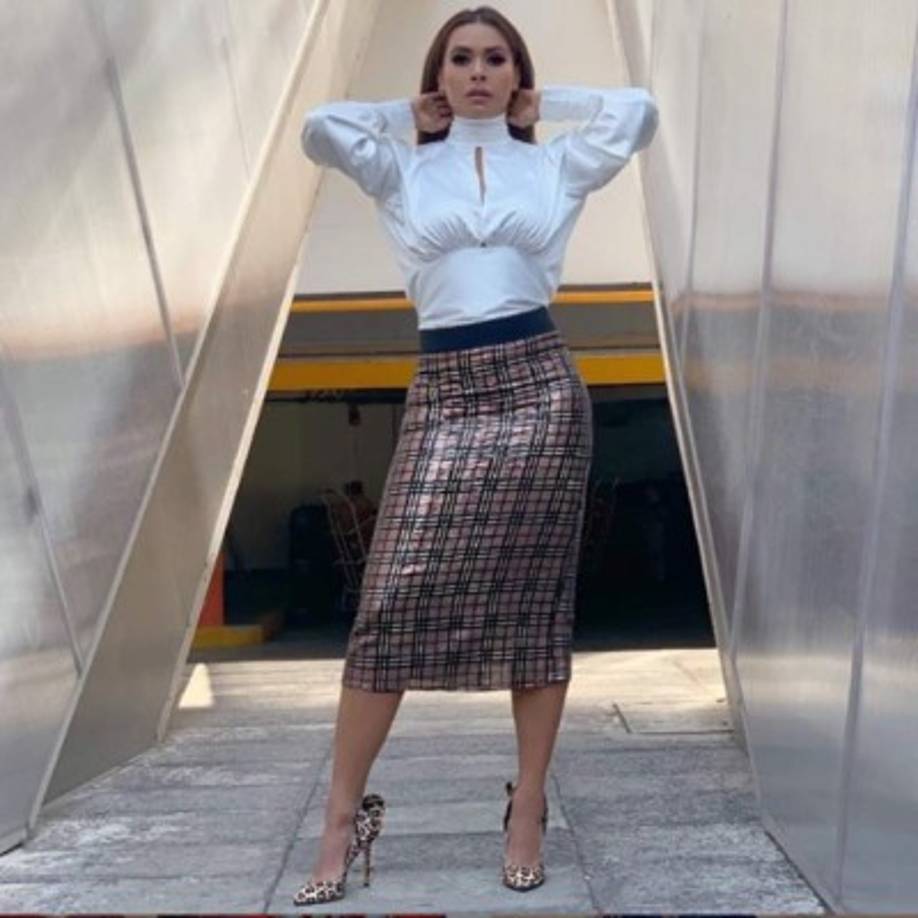 La actriz y conductora ha sido tildada en el pasado de realizarse retoques faciales y hasta cirugías estéticas. ¡Cierto o falso, lo bueno es que siempre se ve bella!