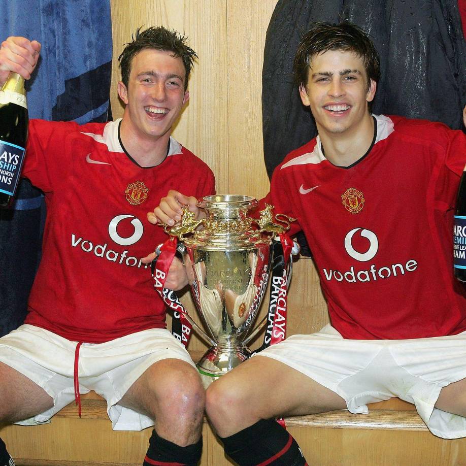En mayo de 2007, el Manchester United anunció que Gerard Piqué volvería a la entidad inglesa tras su buena temporada en España. El español entró a formar parte del primer equipo y esa temporada consiguió el título de la Premier League.