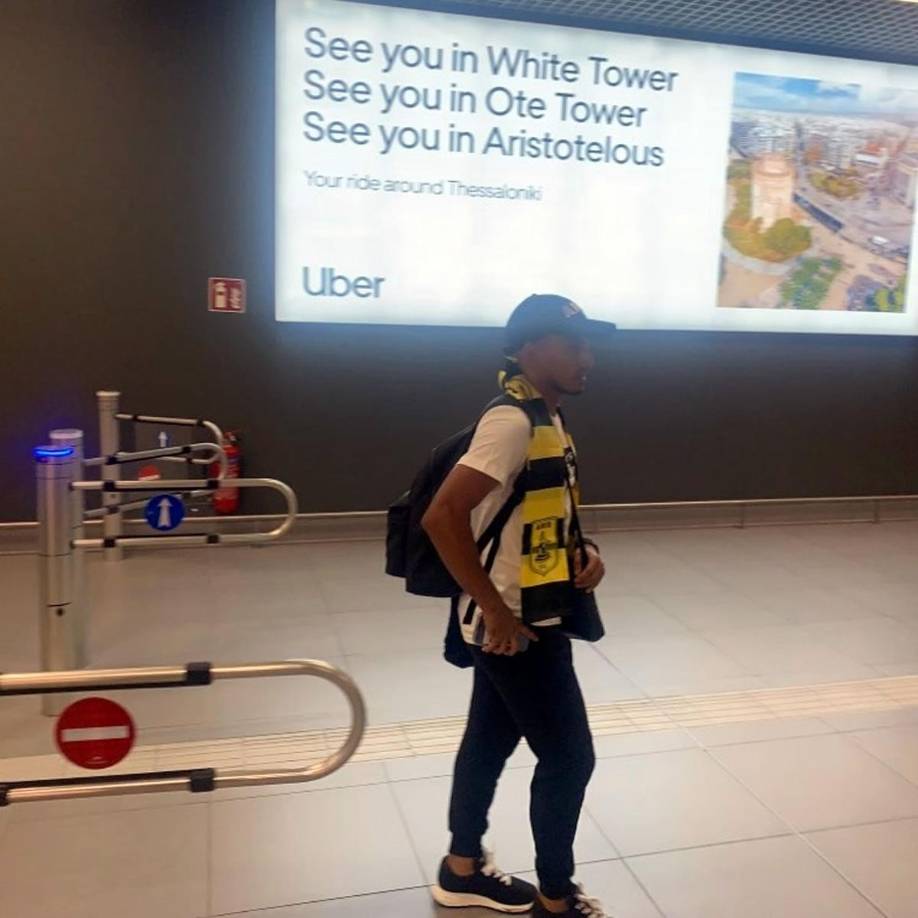 Edwin Rodríguez apareció por el aeropuerto de Salónica este miércoles tras salir el lunes de Honduras.