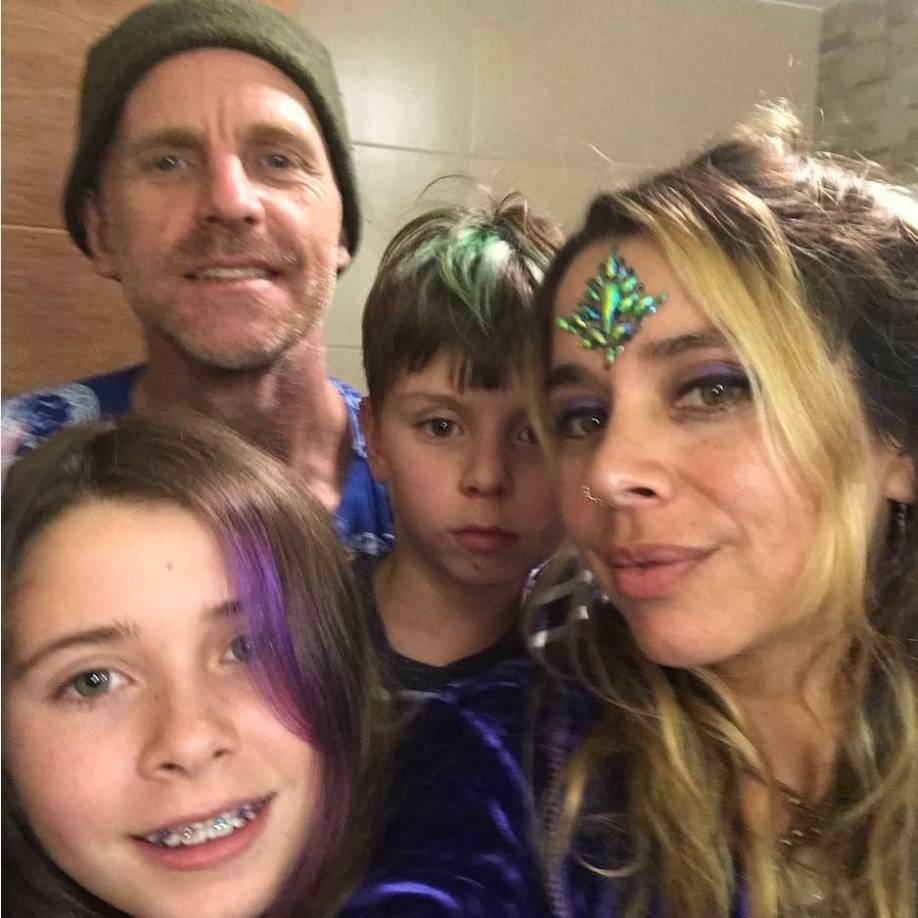  F<b>ielding Marshall con su familia en una foto que él mismo subió a las redes sociales.</b>