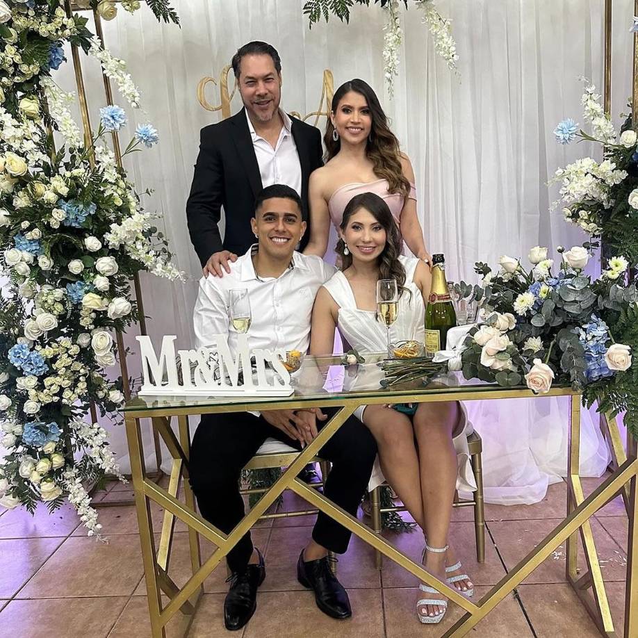 En la boda estuvo presente el cuñado de Annie Córdova, Jesús Mejía, exgerente de la Empresa Nacional de Energía Eléctrica (ENEE) y pareja de Scarlet Castillo.