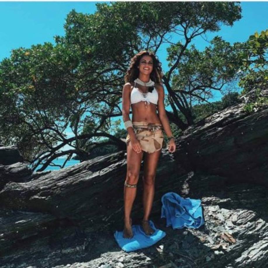 Lara Álvarez es una periodista española de 32 años, su brillo y profesionalismo la han catapultado a ser el rostro oficial de Telecinco.