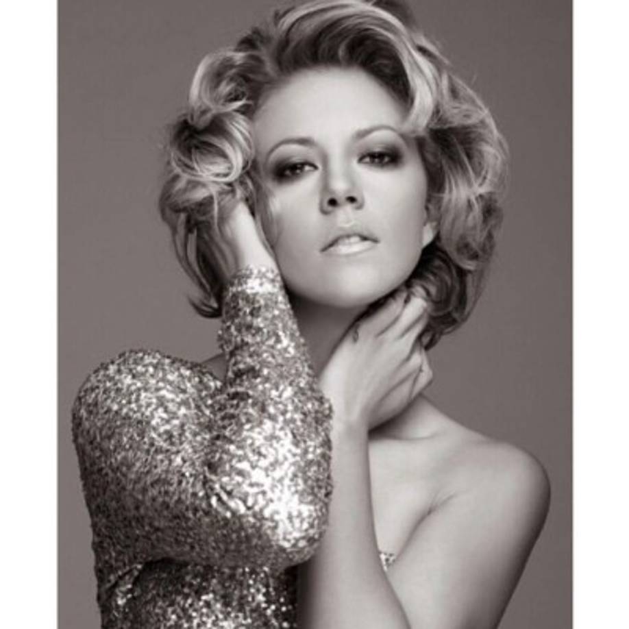 Fernanda Castillo personifica a Mónica Robles, la eterna amante de Aurelio Casillas.