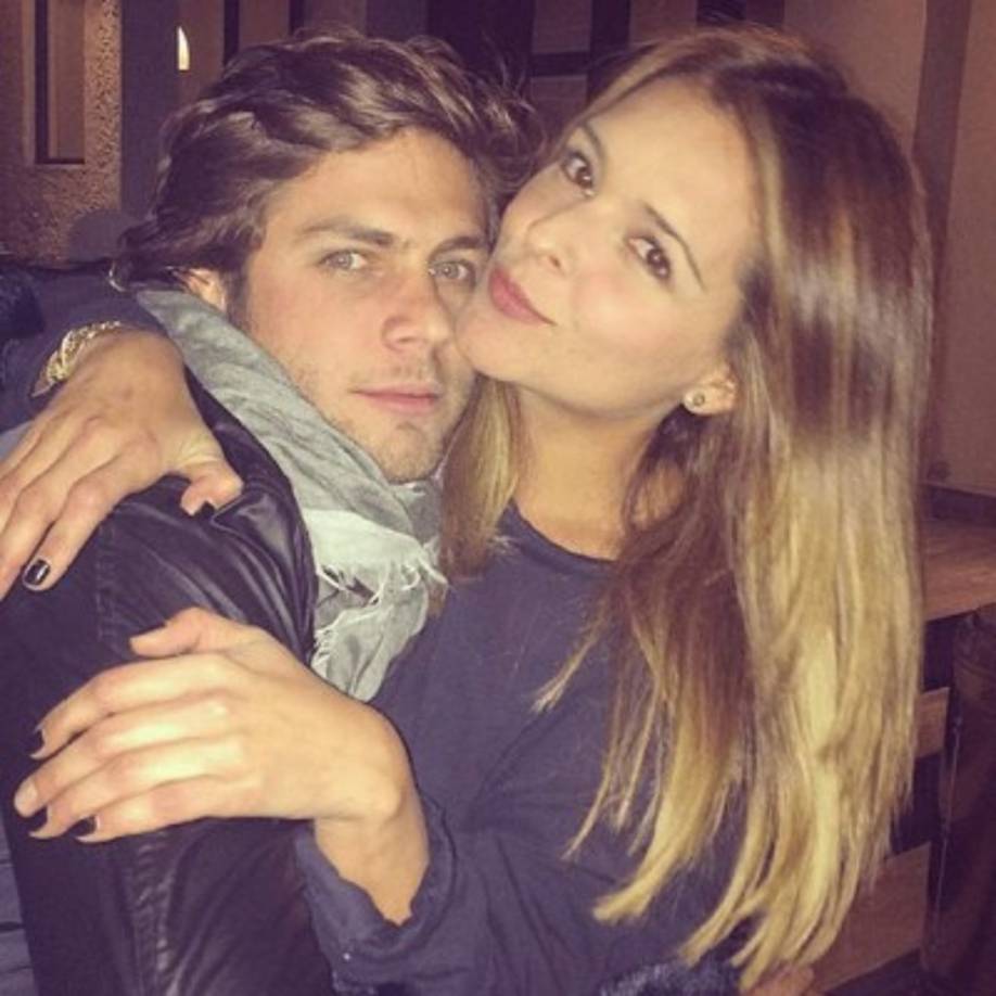 Anunciaron por todo lo alto su próxima boda, aunque para sorpresa de muchos no se realizó porque la pareja rompió, muchos pensaron que el actor le fue infiel con la actriz Paulina Goto. <br/>