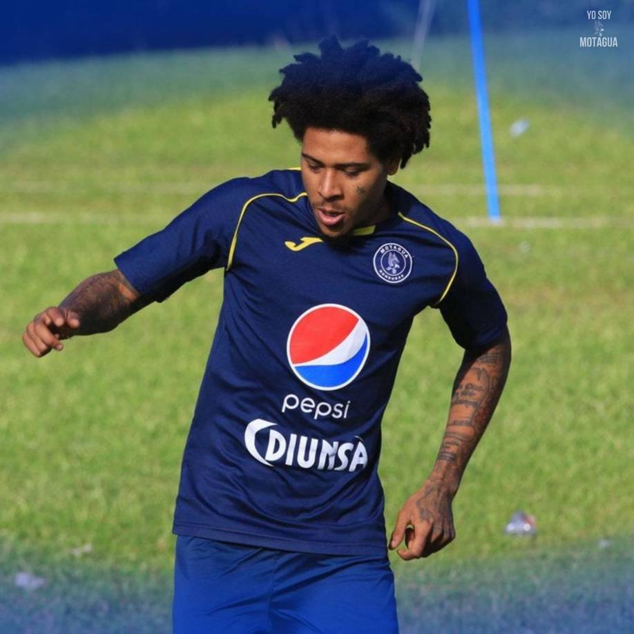 Motagua quiere dar el bombazo con el fichaje de Henry Figueroa, pero también suena para reforzar al Olancho FC. “Hablamos con él y nuestra intención es recuperarlo, pero ya cuando empiezan a salir que lo quieren otros equipos y estar en una lucha con un jugador que hace dos años no juega es complicado. Hablé con el cuándo terminó el torneo, ahora no hemos hablado, pero para nada vamos a competir con un equipo por un jugador que hace mucho que no juega. Ya depende mucho de él”, dijo Diego Vázquez.