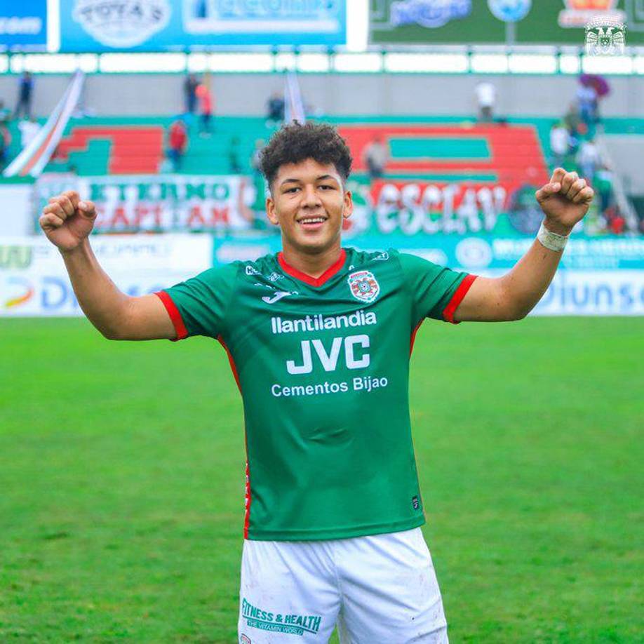 Jonathan Bueso, volante de Marathón.