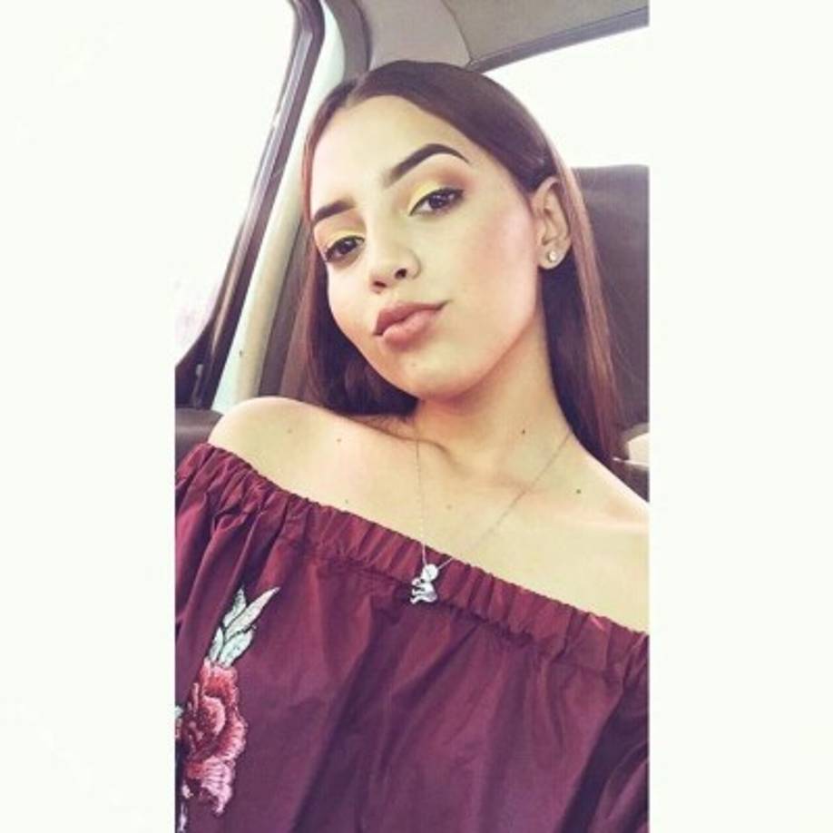 Stephanie Lobo tiene 21 años y está en su último año universitario, estudia Licenciatura en Comercio Internacional.