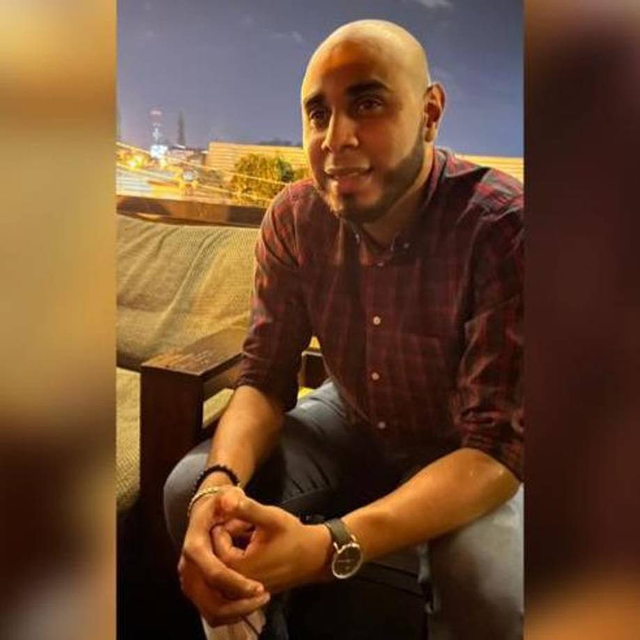 El hondureño trabajaba como productor en Suyapa Medios. Fue esa televisora la que confirmó la noticia.