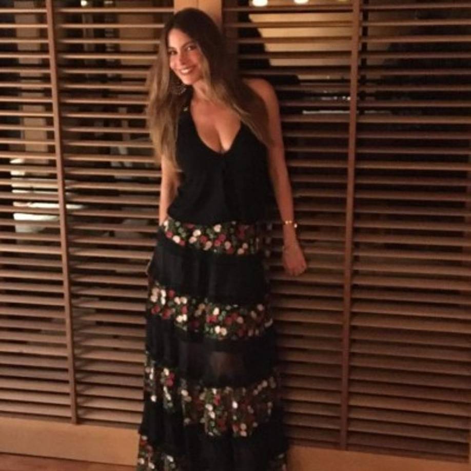 Más allá de esta divertida anécdota tan propia de la extrovertida actriz, lo cierto es que las vacaciones de la colombiana le están sirviendo entre otras cosas para fortalecer aún más los estrechos lazos que le unen a todos sus familiares, teniendo en cuenta el entusiasmo que desprende al compartir con todos los internautas algunas de las estampas más enternecedoras del inolvidable momento que comparte con sus seres queridos.