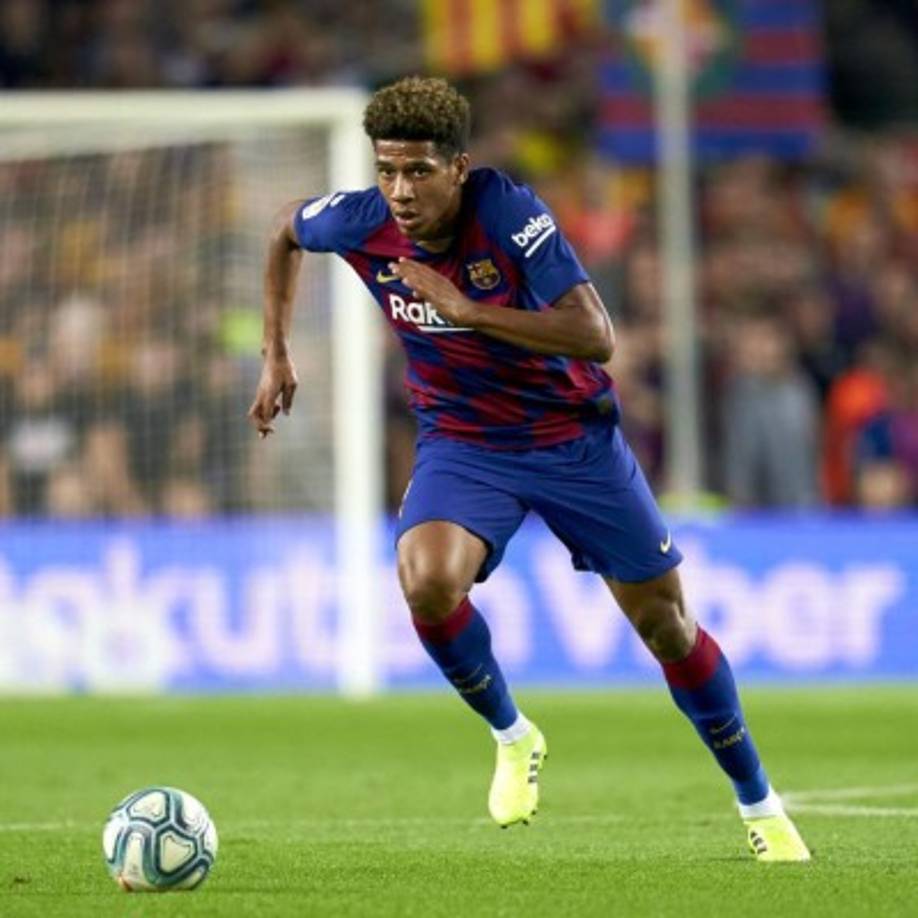 En el Barcelona no descartan ceder al defensa francés Jean-Clair Todibo ya que creen que es un jugador muy aprovechable que necesita minutos de calidad. Y en el primer equipo eso es complicado. El central, que cumplirá 20 años el 30 de diciembre, se iría a préstamo para que pueda demostrar su valía, formarse y revalorizarse. Según La Gazzetta dello Sport, el AC Milan trata de llegar a un acuerdo con el Barcelona por el galo. En Italia cifran el traspaso en 25 millones de euros.