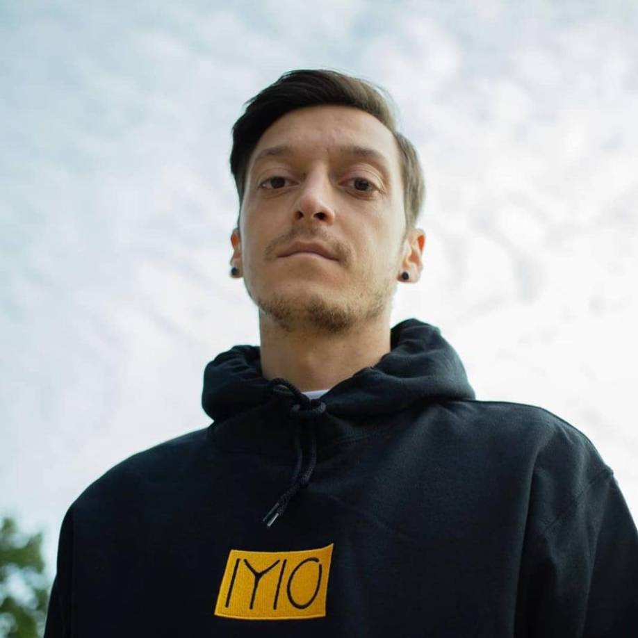 Mesut Özil cuenta con 33 años de edad y es de los jugadores más talentosos de los últimos años. Hoy cuenta con un sorprendente y millonario imperio.