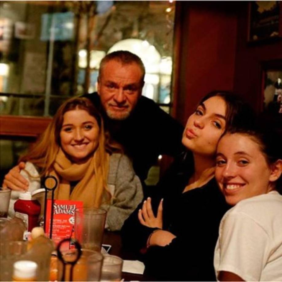 La pareja procreó a tres hijas: Sofía (1996), Fernanda (1999) y Regina (2005).