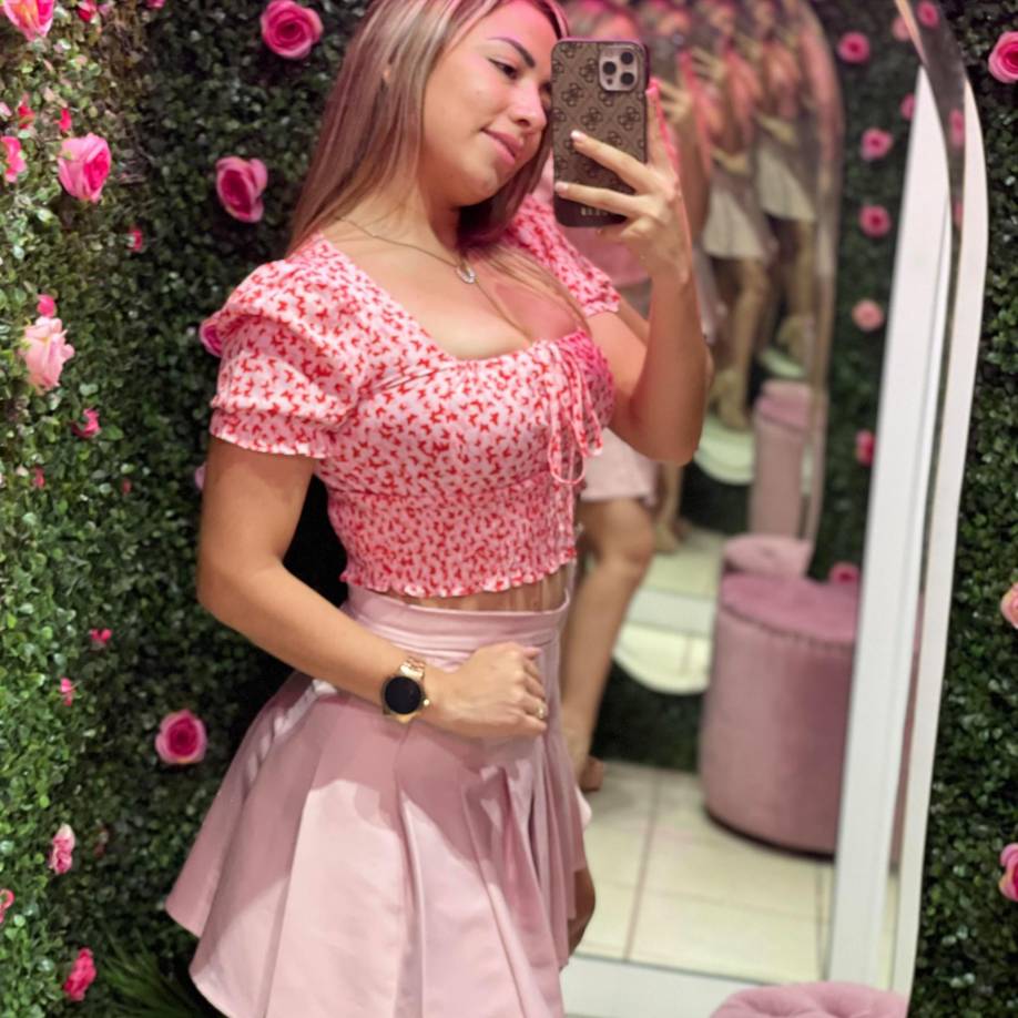 Un joven, de nombre Arturo, se identificó como pareja sentimental de Yulissa. Fue detenido para investigación. Dijo que la noche anterior discutieron.