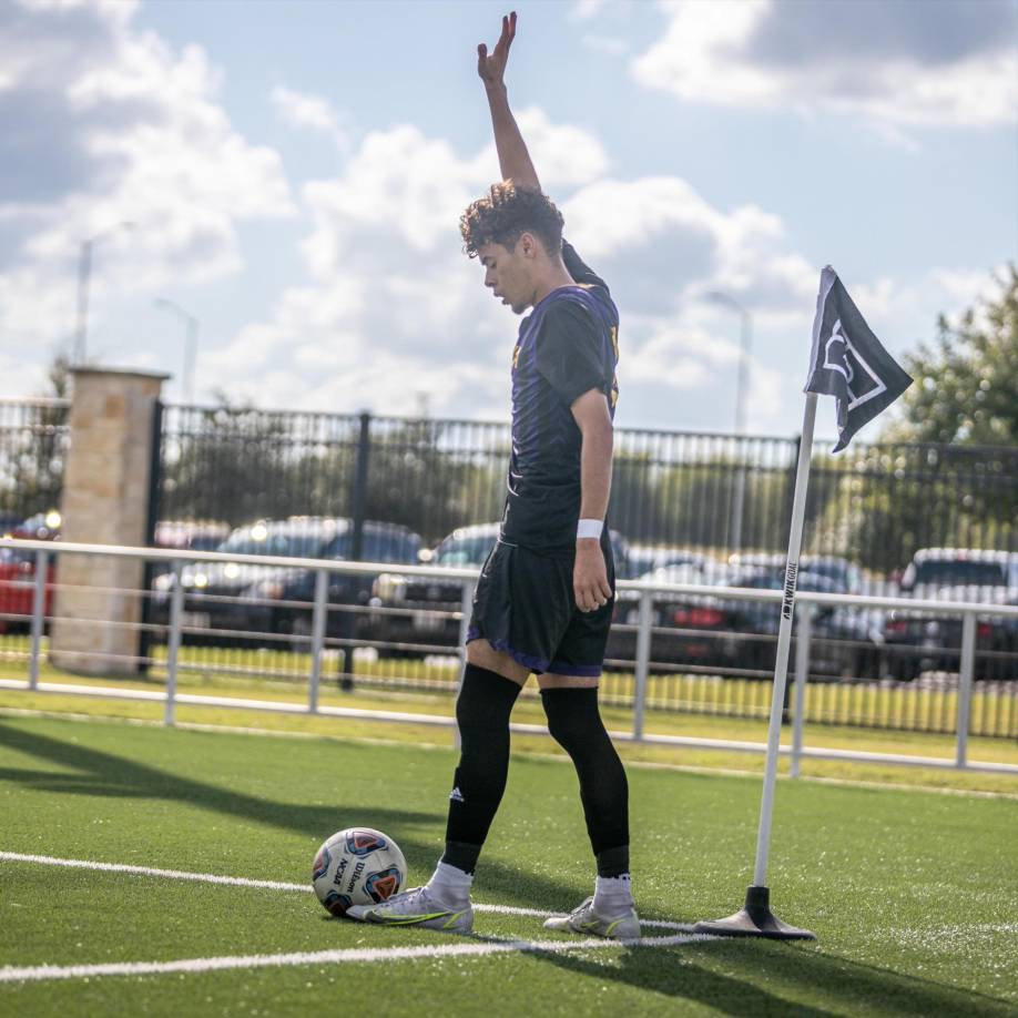 “Dios mío dame fuerza para soportar este gran dolor, no tengo palabras solo sé que eras un niño sano muy alegre igual que tu mami y muy querido porque te dejabas querer de todo mundo y ahora quien me va a decir Love maaaa”, lamentó su madre Roxana Puerto.