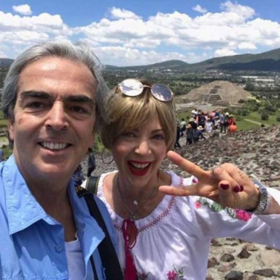 Lorenzo y Cristina fueron captados juntos durante la inauguración de la Temporada Grande 2019-2020 en la Plaza México.
