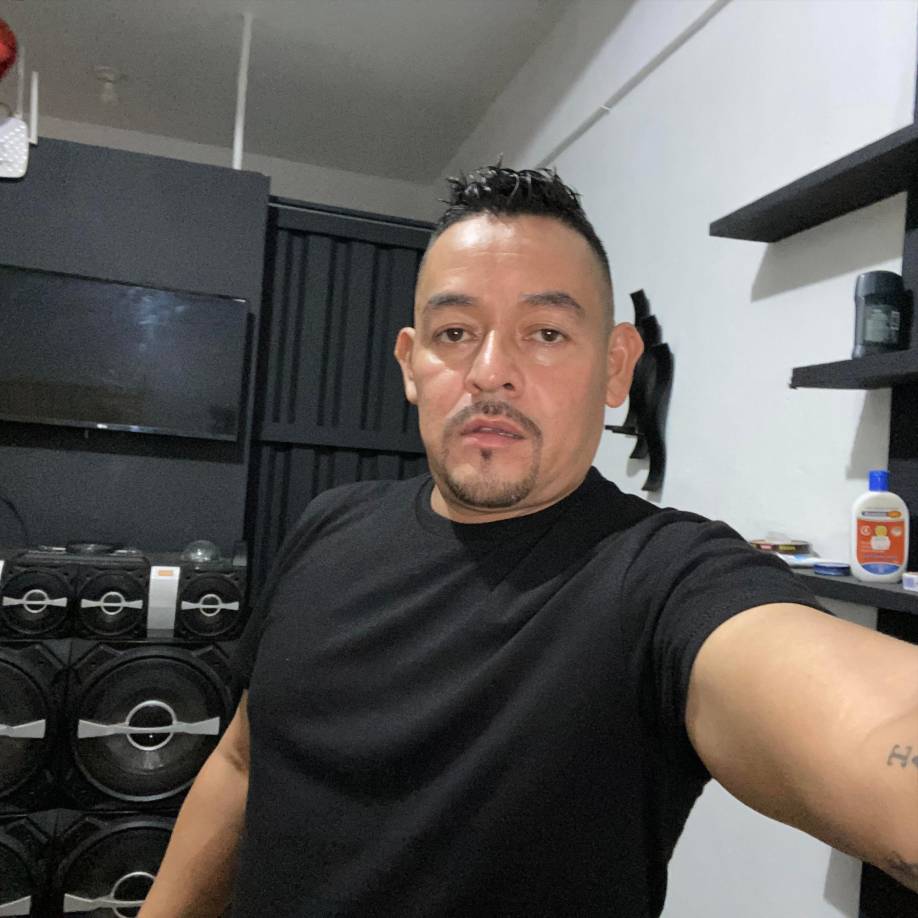 “Primo, no lo puedo creer, despertar con esta noticia tan triste. Que Dios le dé fuerzas a toda la familia”, lamentó una prima de Elmer Blanco en Facebook.