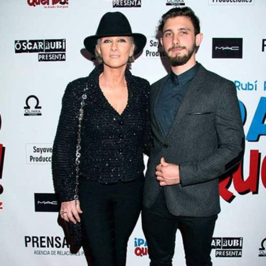 Emiliano Zurita<br/>Nacido el 29 de octubre de 1993<br/><br/>El hijo menor de Christian Bach y Humberto Zurita estudió arquitectura en la Universidad de Nueva York antes de comenzar una carrera como actor.