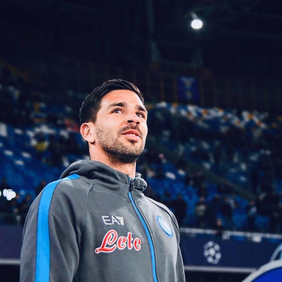 Diario As infroma que el Galatasaray quiere fichar a Giovanni Simeone, hijo del ‘Cholo’ y están dispuestos a pagar unos 12 millones de euros.