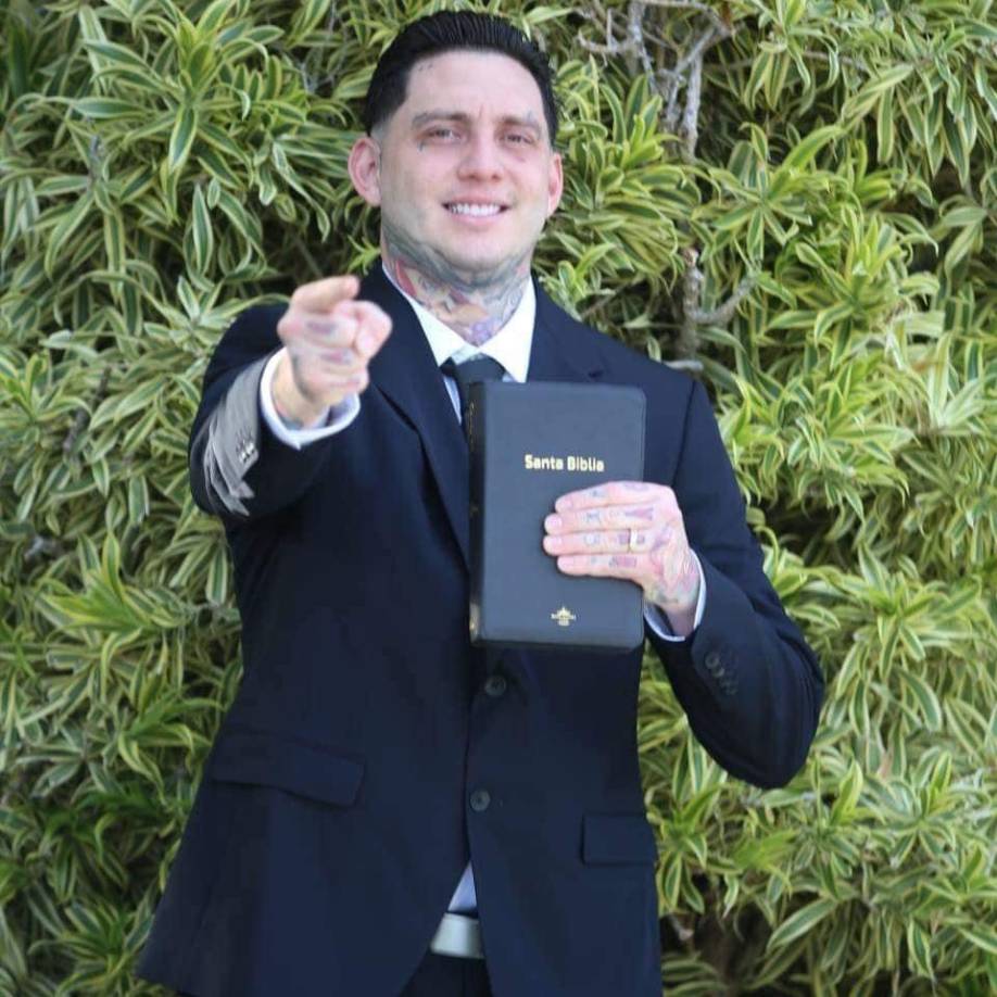 Lary Over anunció su decisión de cambiar su estilo de vida y dedicarse a predicar la palabra de Cristo. El mensaje lo detalló a través de su cuenta de Instagram, en la cual tiene 5 millones de seguidores.