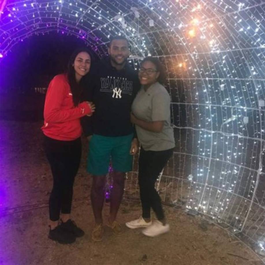 El portero del Olimpia, Edrick Menjívar, aprovechó para pasar en familia estas fiestas de Navidad.