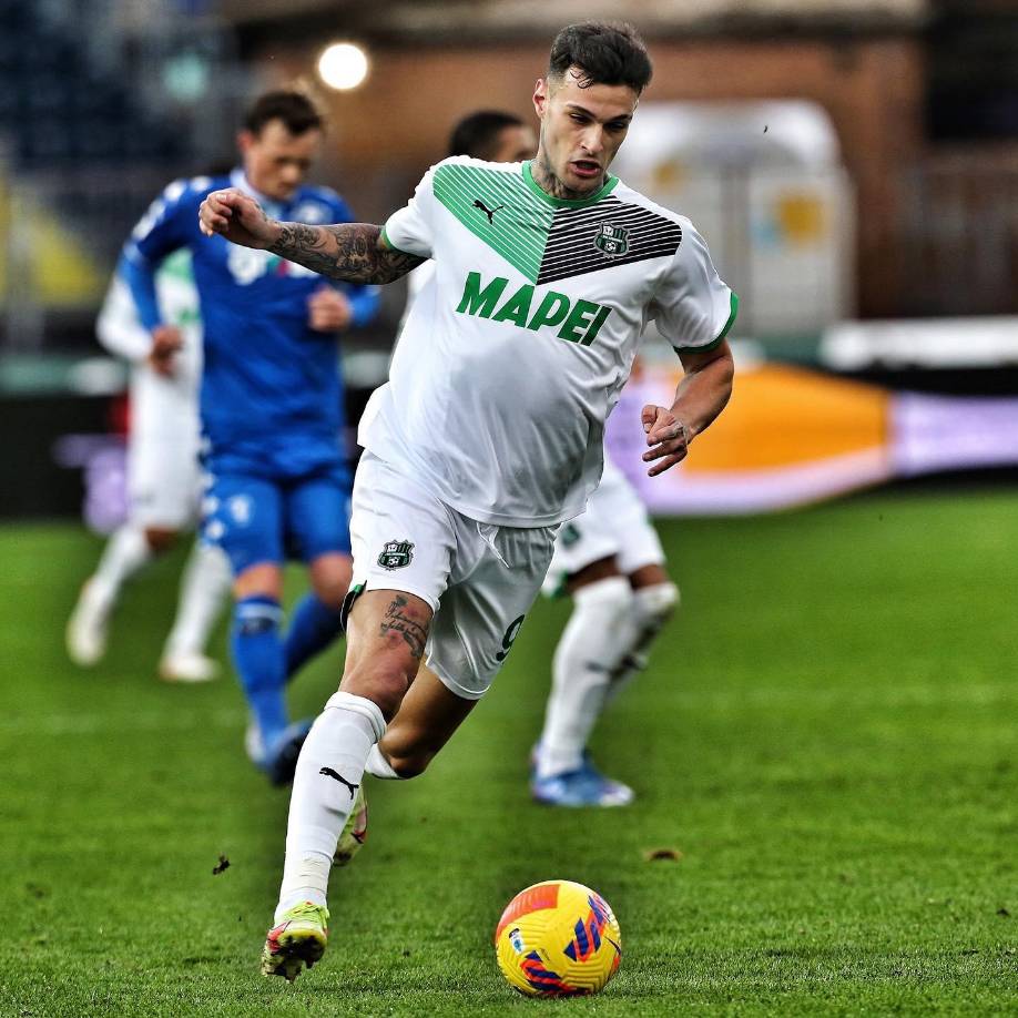 La Juventus estaría interesado en fichar al delantero Gianluca Scamacca que milita en el Sassuolo. Estaría valorado en unos 35 millones de euros.