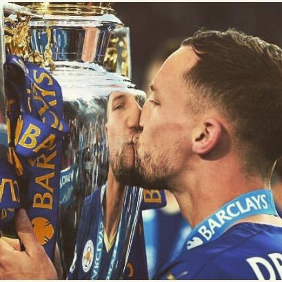 Con el Chelsea consiguió dos títulos: la FA CUP de 2018 y la Europa League 2019.