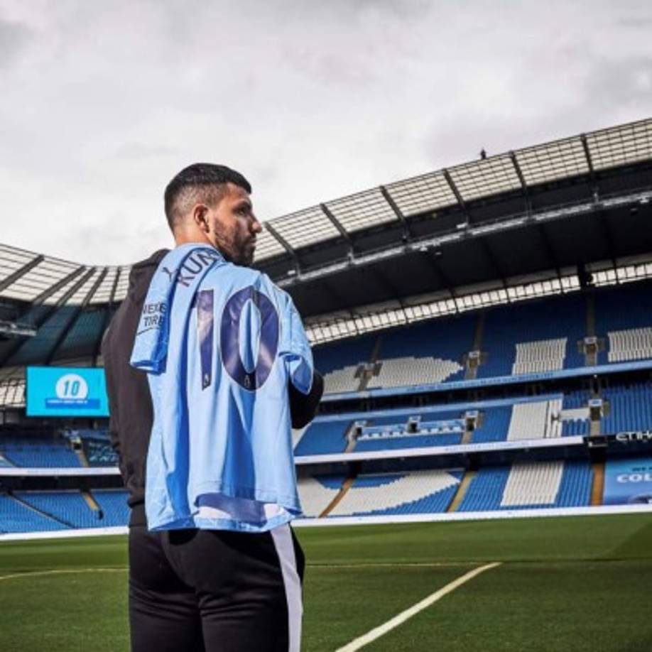 Sergio Agüero se ha despedido del Manchester City. El argentino ha colgado un emotivo mensaje en las redes para poner punto y final a más de una década citizen. 'Orgulloso del equipo y de haber vestido tantos años esta camiseta. Manchester City siempre en mi corazón', escribió. Foto Facebook Sergio Agüero .